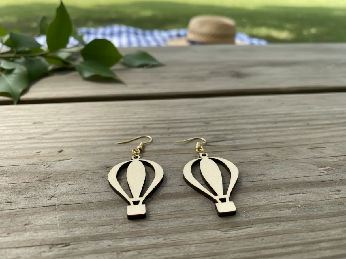 [Laser cut and engrave] Hot Air Balloon Dangle Earrings