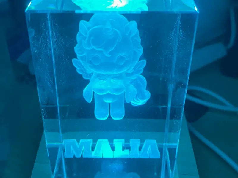 Personalised glass block with 3D unicorn and choice of name instruction: step 1 - Creation and engraving of the personalized glass block