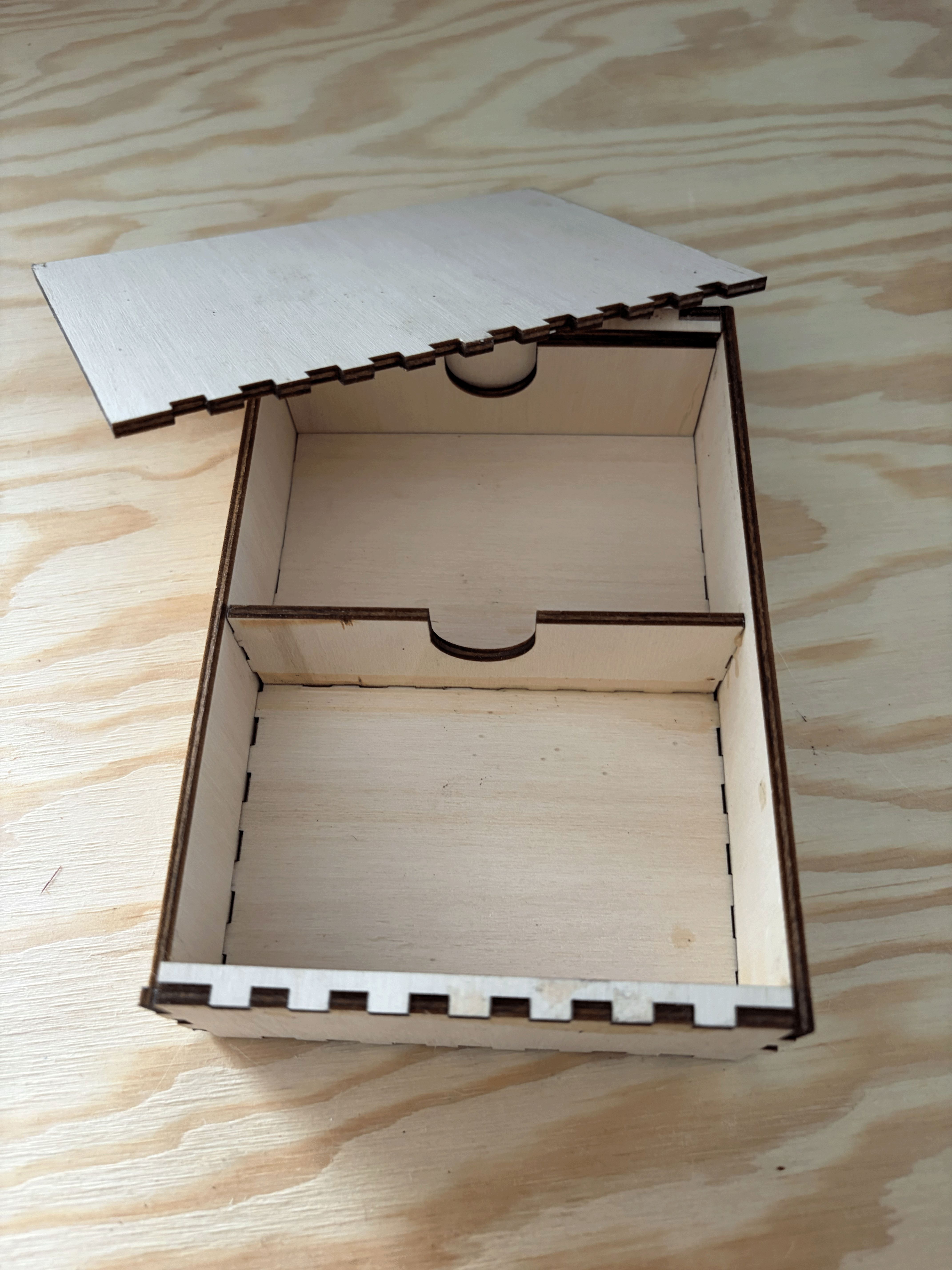 [Laser cut and engrave] Scatola portacarte