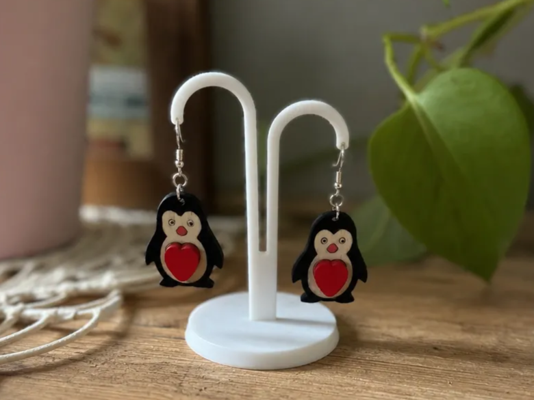 Pendientes pingüino con corazón