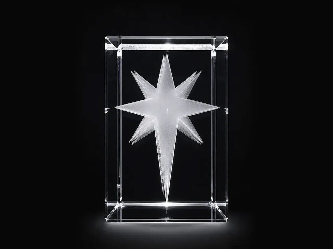 [Laser cut and engrave] Clear Glass Block with North Star Motif