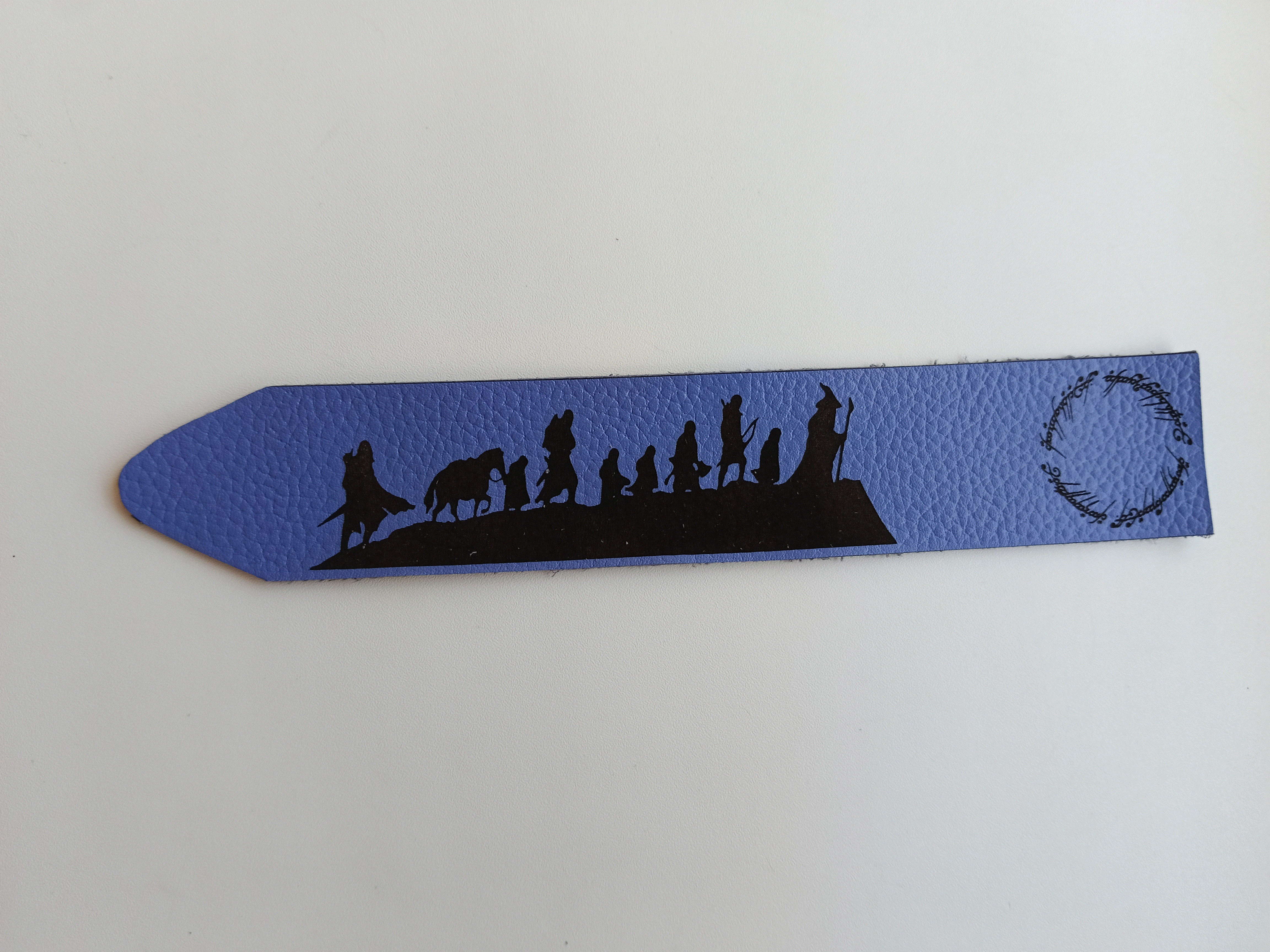 [Laser cut and engrave,Screen printing] Книжная закладка из кожи