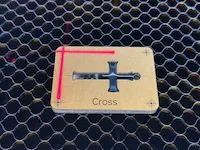 [Laser cut and engrave] Holzkreuz Anhänger in rechteckiger Halterung
