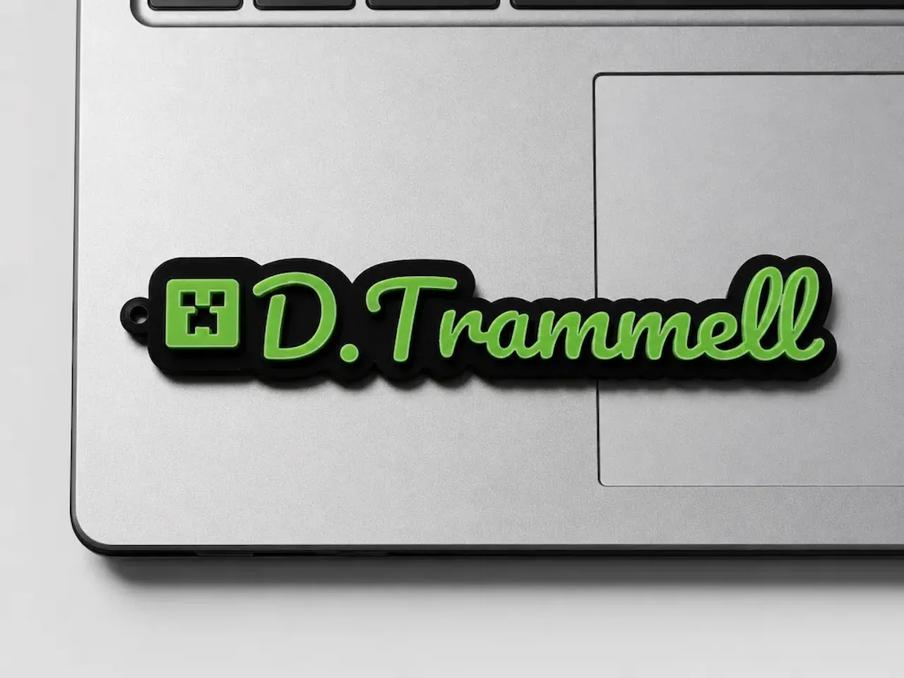 [Laser cut and engrave] Personalized D. Trammell Name Keychain with Green Creeper Icon