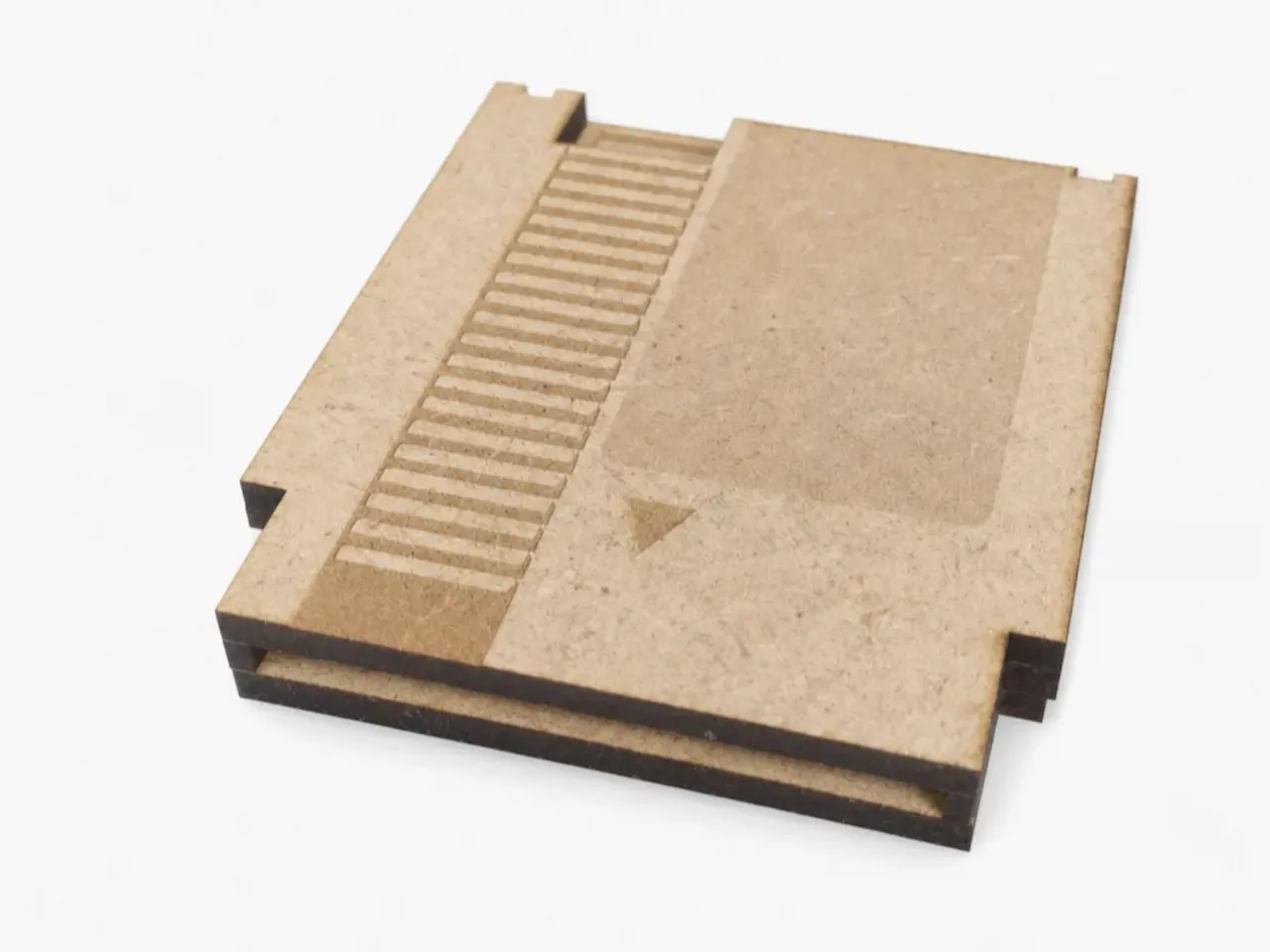 [Laser cut and engrave] Réplica de cartucho de videojuego retro