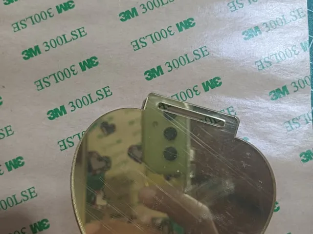 Huy chương hình trái tim dành cho giáo viên - huy chương trái tim - thiết kế UV dtf - tiếng Anh và tiếng Tây Ban Nha instruction: step 3 - Sơn và keo