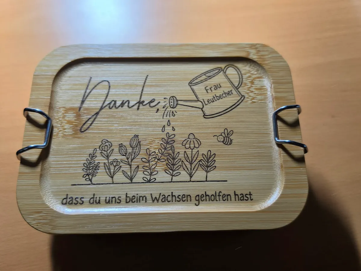 [Laser cut and engrave] Bambus Brotdose mit Dankeschön Gravur für Lehrer und Erzieher
