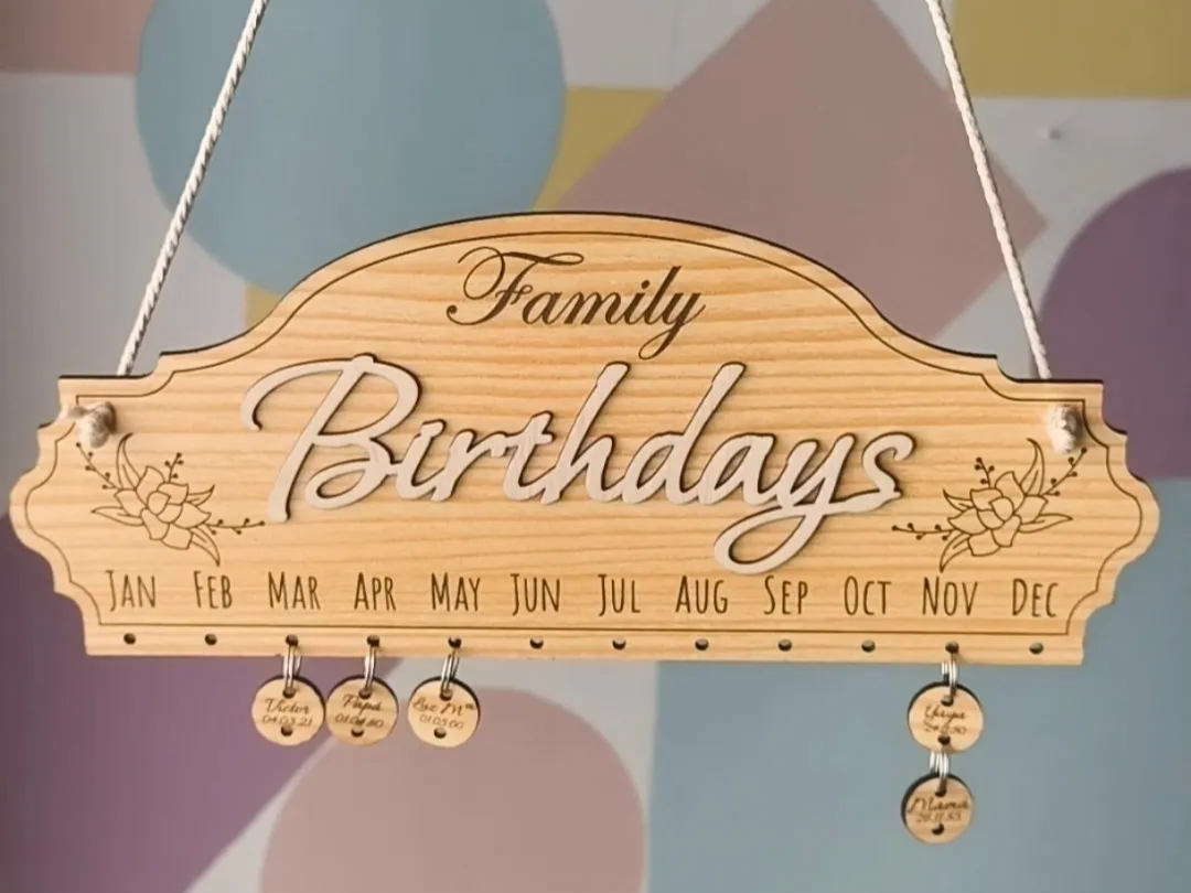 Calendario de Cumpleaños Familiar de Madera | Birthday Reminder