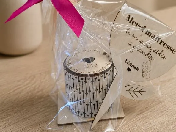 Pot de fleurs personnalisé avec étiquette Merci Maîtresse