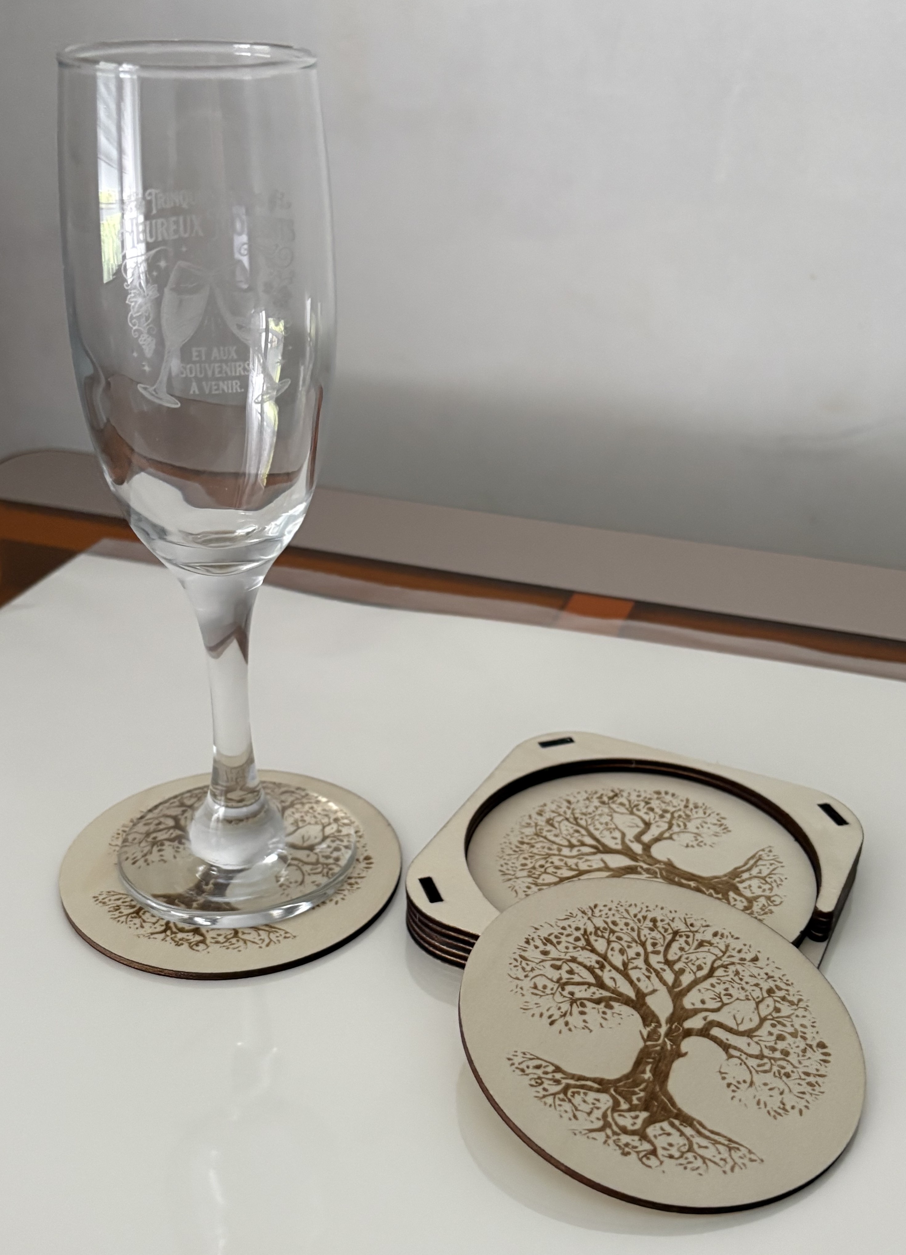 [Laser cut and engrave] Set de sous-verres ronds avec motif arbre de vie