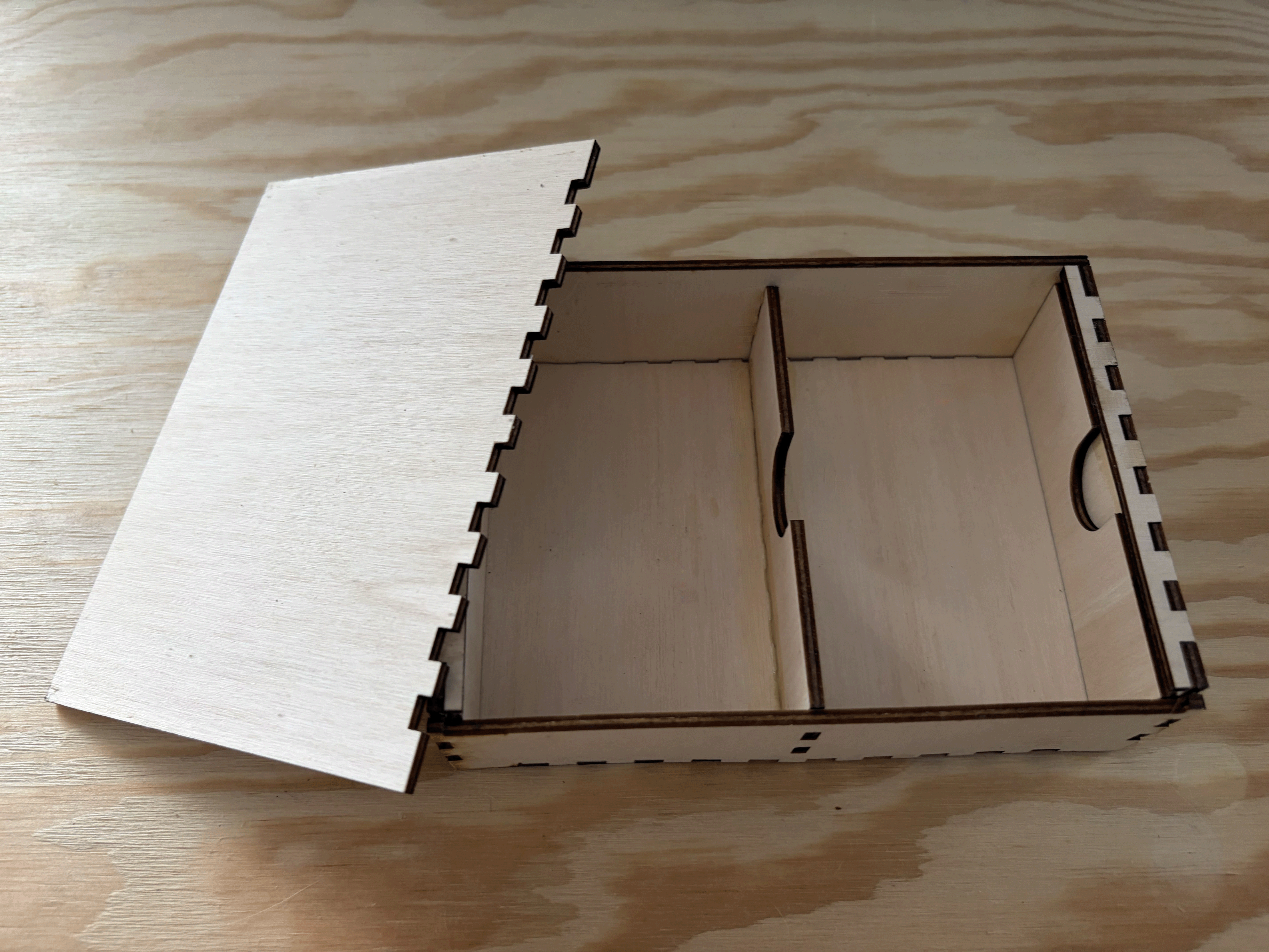 [Laser cut and engrave] Scatola portacarte