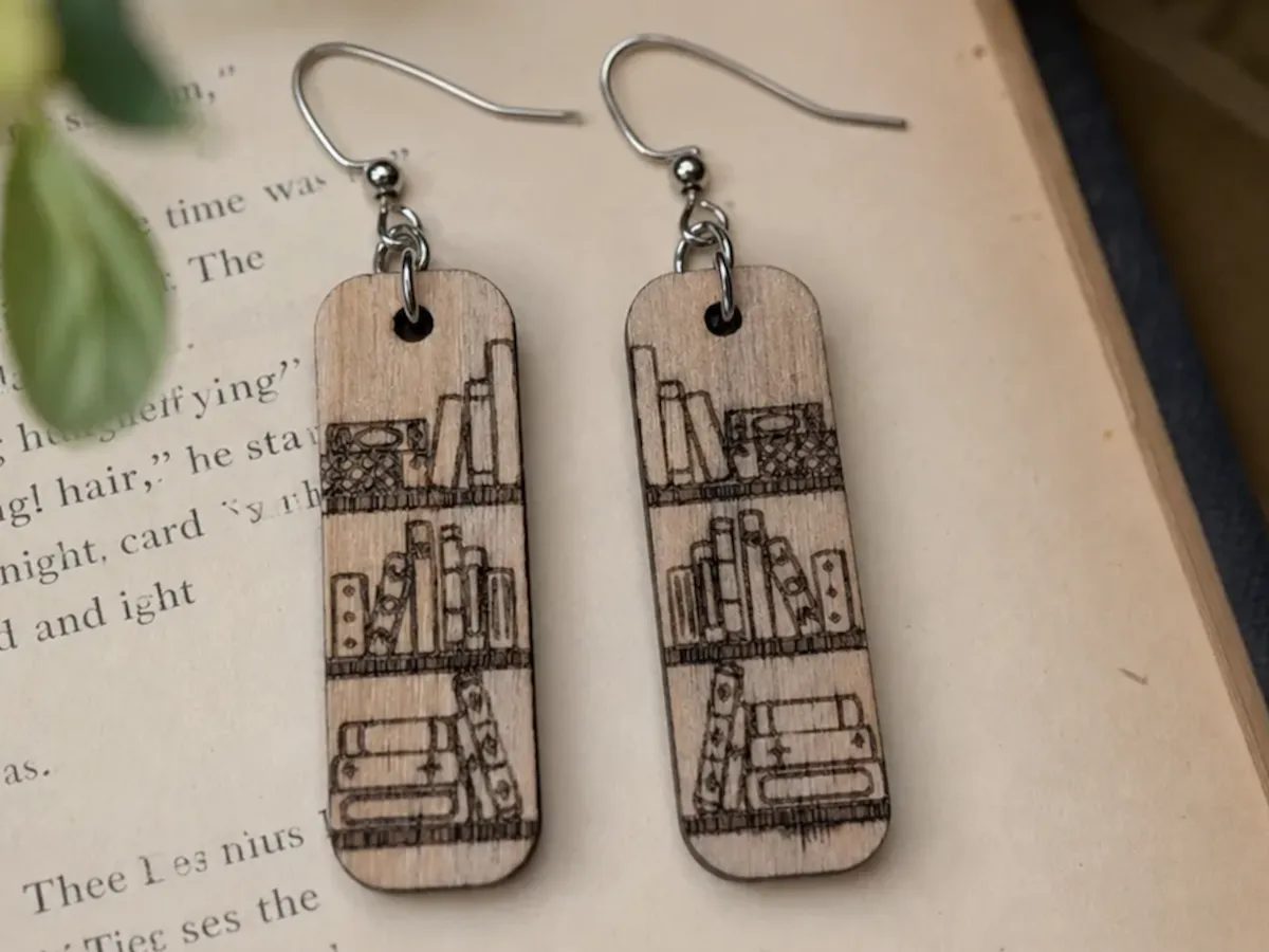 [Laser cut and engrave] Wooden Bookshelf Dangle Earrings