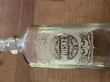 [Laser cut and engrave] Bouteille en verre avec motif ornemental original whiskey