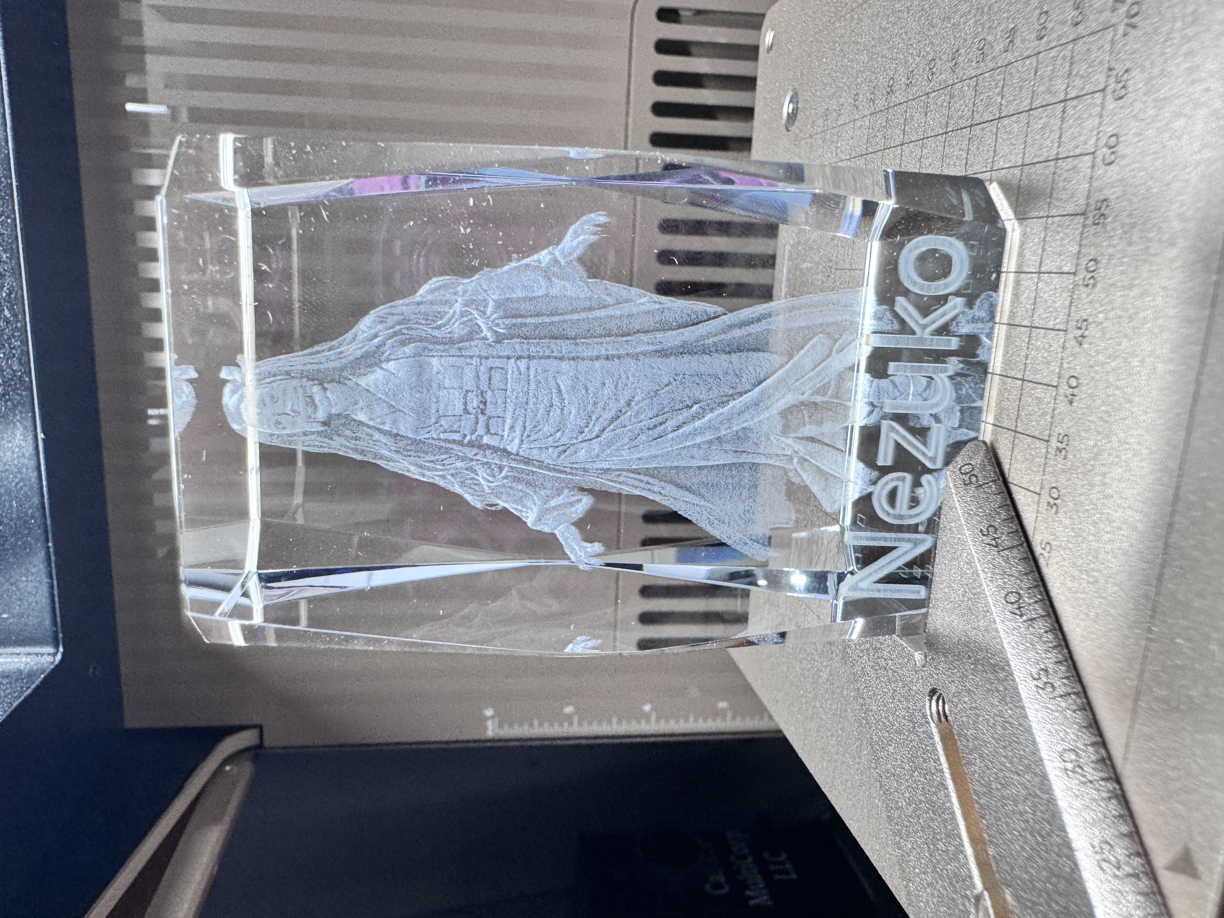 [Laser cut and engrave] Nezuko Kamado 3D Crystal Block Anime Figure