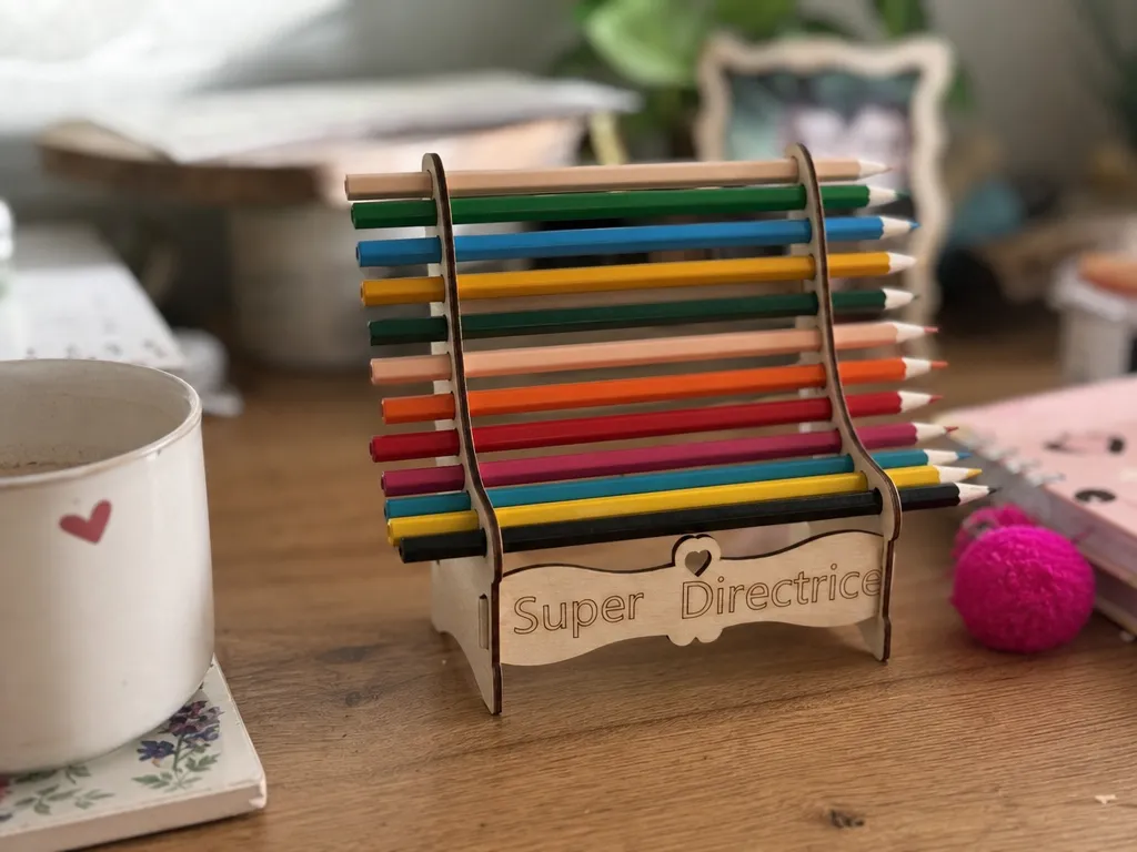 Pot à crayons en forme de banc pour bureau