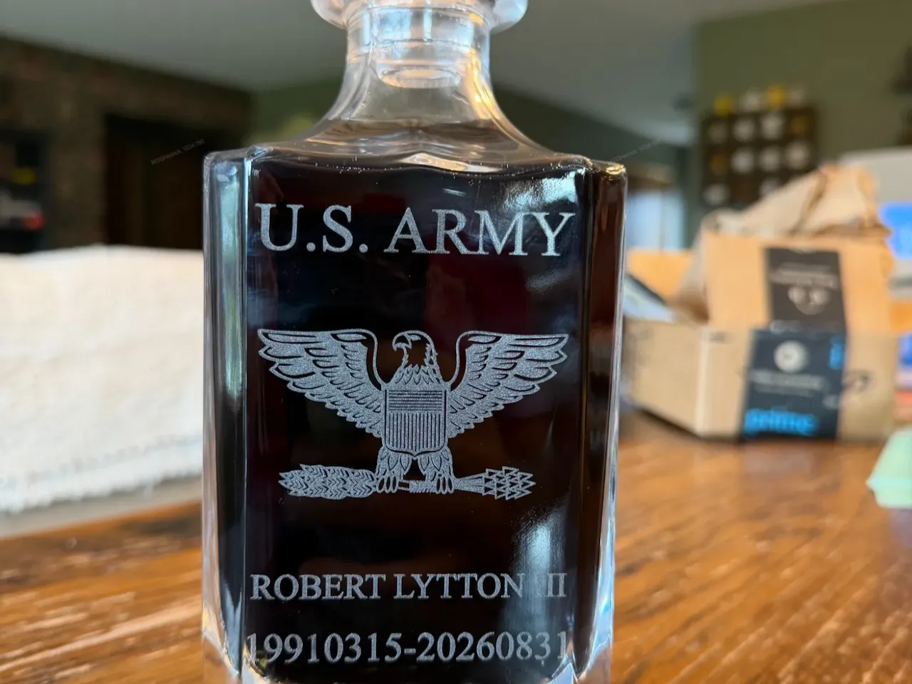 [Laser cut and engrave] U.S. Army Eagle Glass Whiskey Decanter