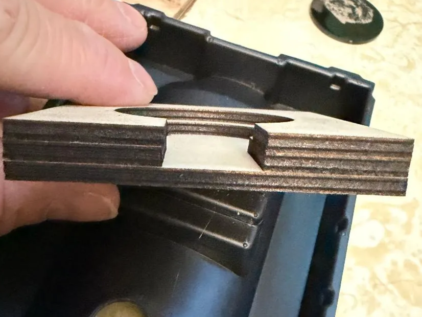 [Laser cut and engrave] Square wooden template with circular cutout