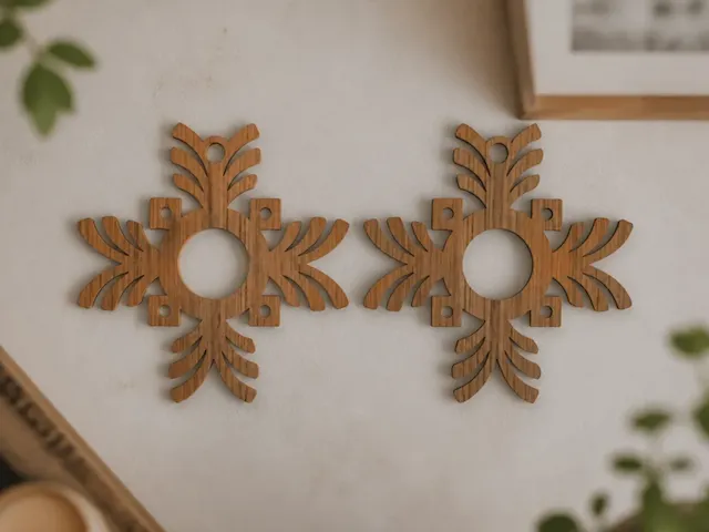 Geometric Wooden Snowflake Ornament Set
