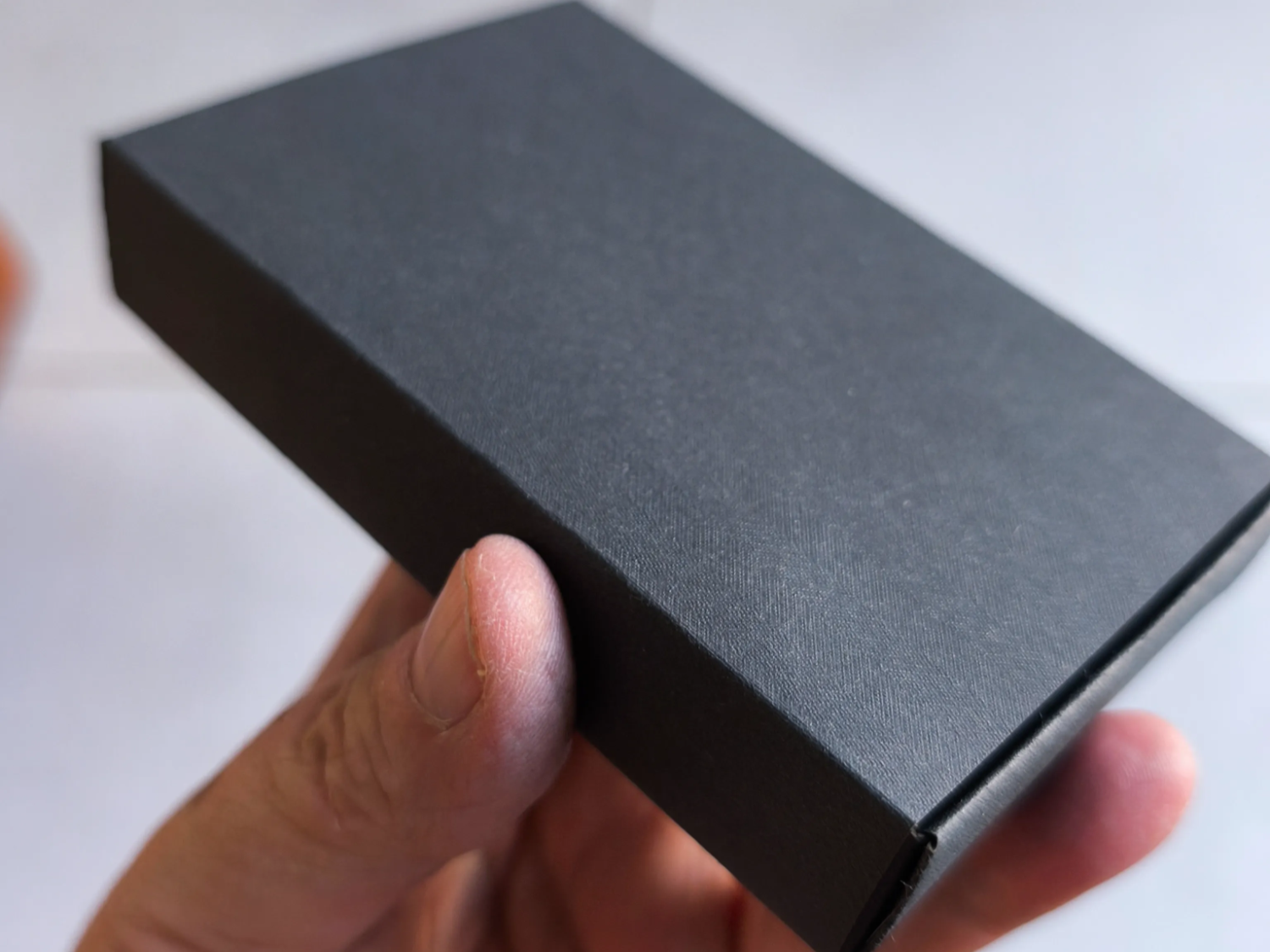 Petite boîte noire rectangulaire à tiroir en papier cartonné - pour emballage bijou, accessoire