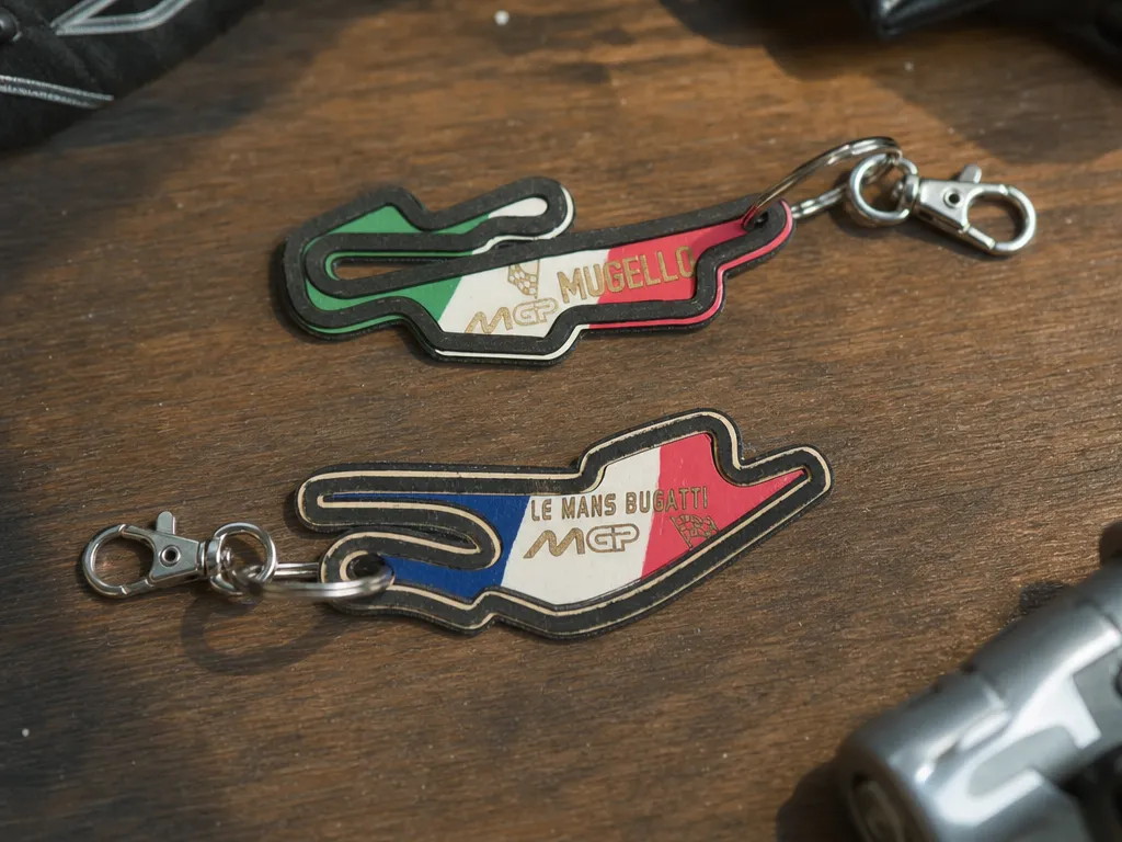 Porte-clés en forme de circuit motos Le Mans Bugatti et Mugello