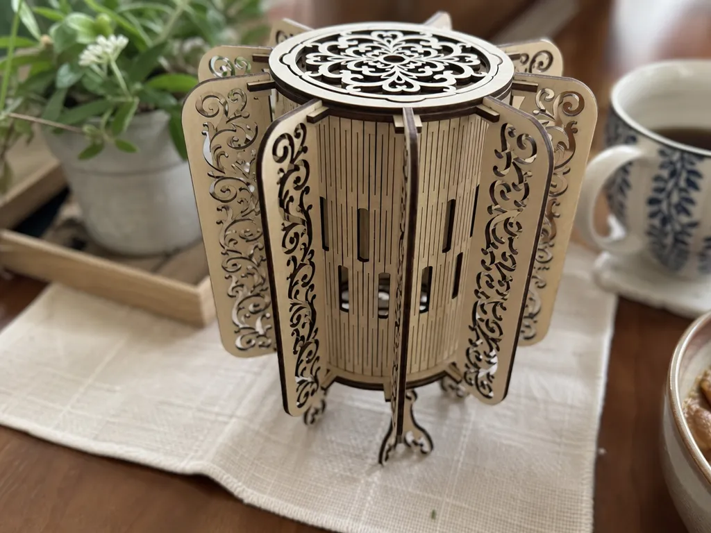 lampe de chevet circulaire avec mandala floral