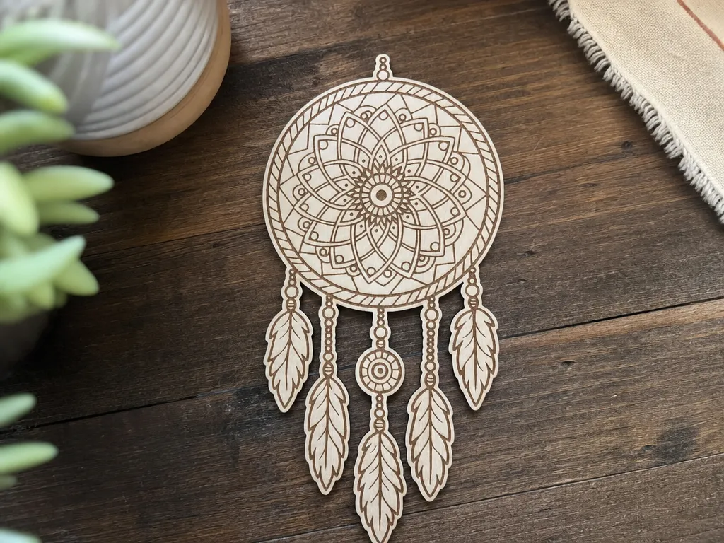 [Laser cut and engrave] Attrape-rêves mural avec motif mandala et plumes