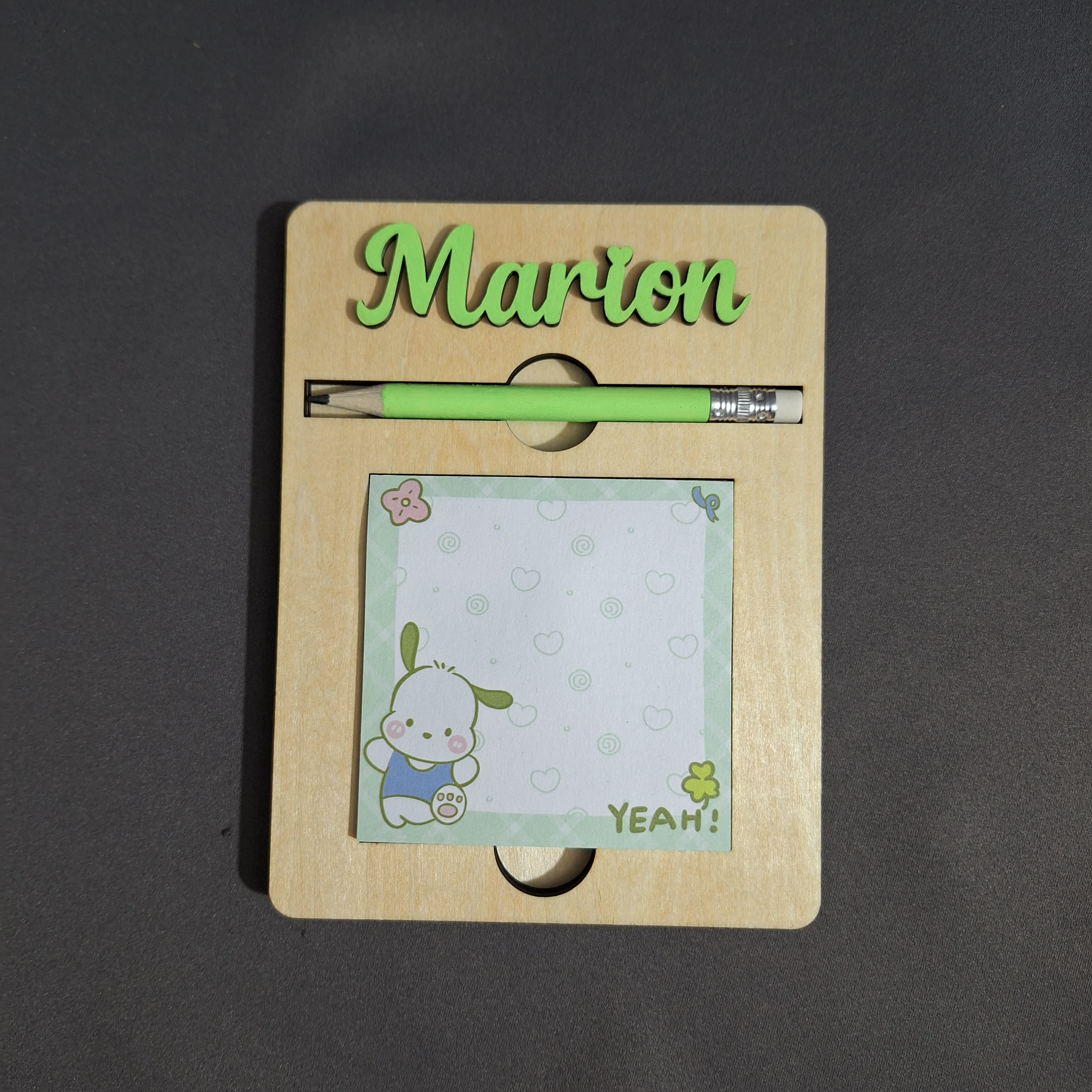 [Laser cut and engrave] Support bloc-notes et crayon pour bureau