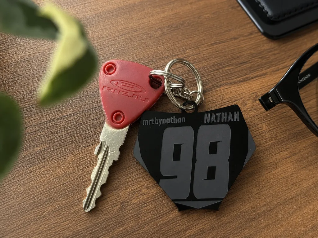 Porte-clés plaque numéro de course personnalisé avec nom