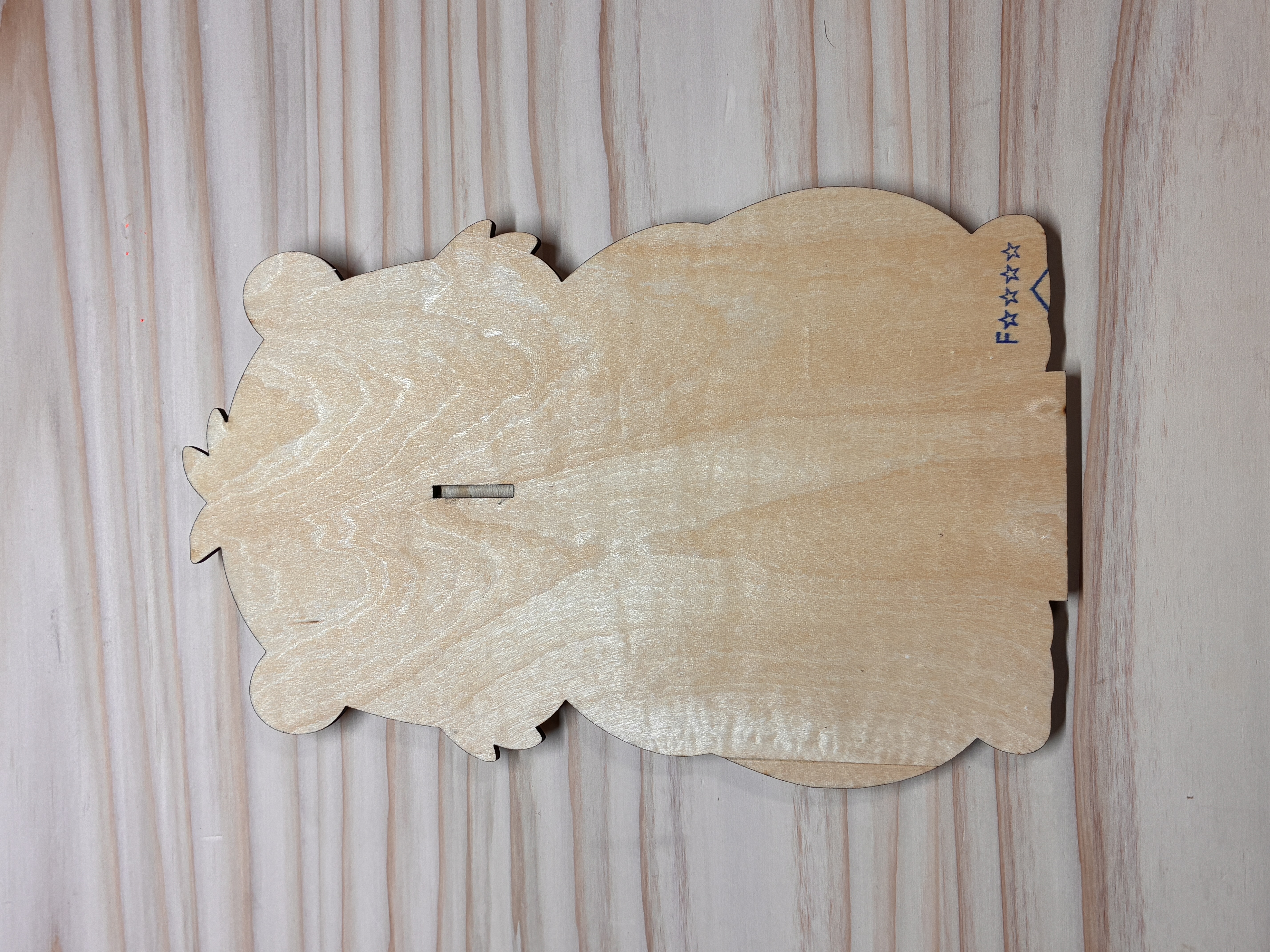 Wooden glasses stand shaped like a beaver instruction: step 3 - Assembly