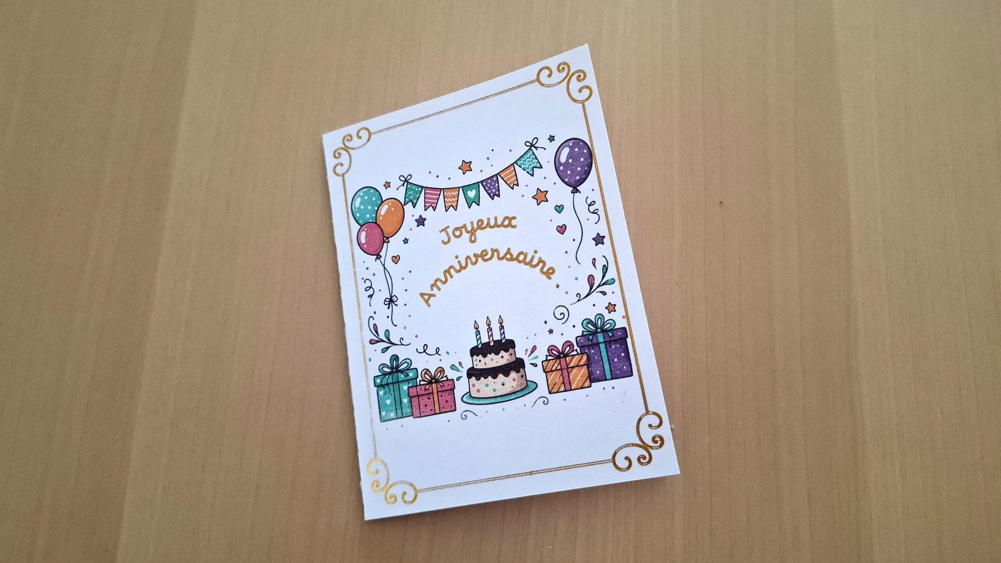 [Laser cut and engrave,Inkjet printing,Foil transfer] Carte de vœux Joyeux Anniversaire avec emplacement carte cadeau avec gâteau et ballons imprimée, découpée avec foil
