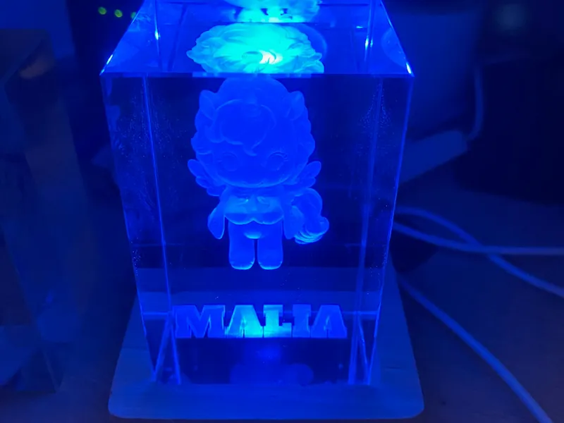 Personalised glass block with 3D unicorn and choice of name instruction: step 1 - Creation and engraving of the personalized glass block