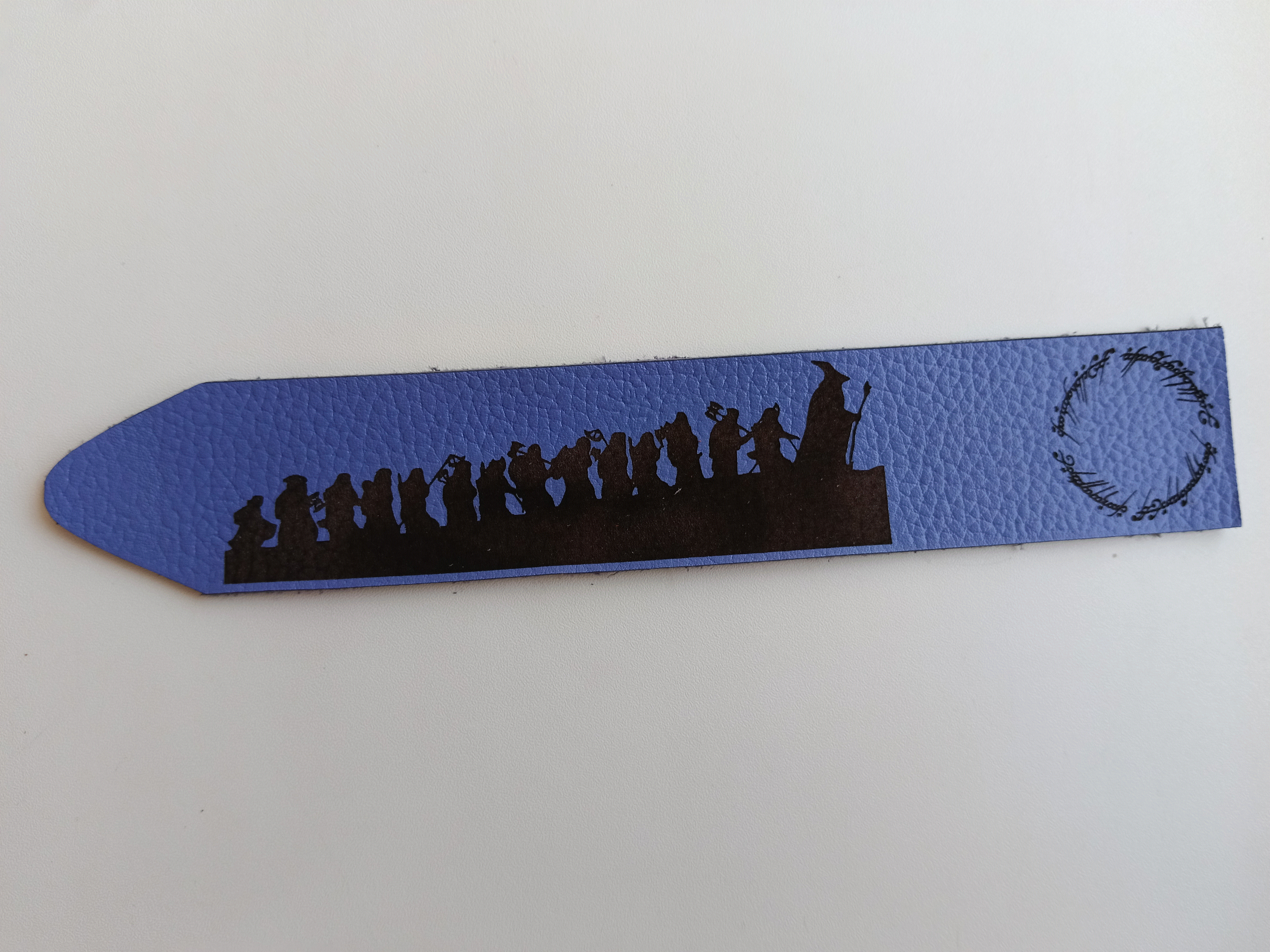 [Laser cut and engrave,Screen printing] Книжная закладка из кожи