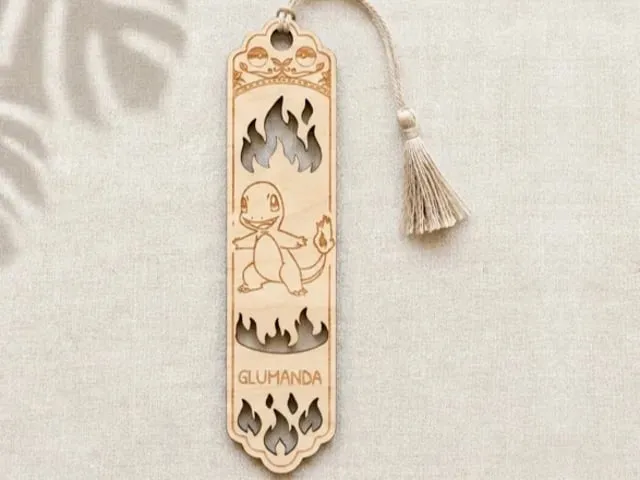 Lesezeichen aus Holz mit Glumanda Motiv