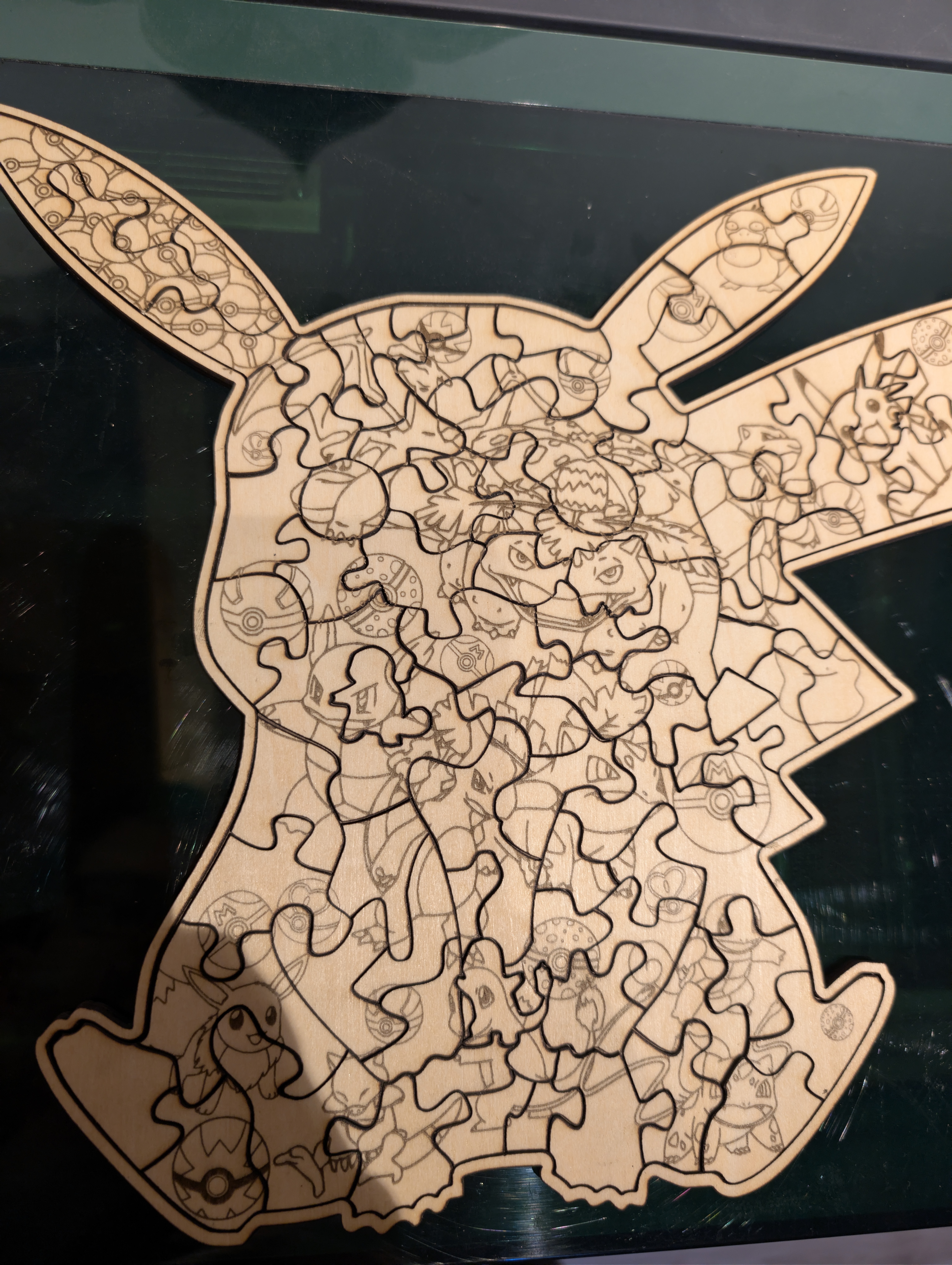 [Laser cut and engrave] Puzzle en bois en forme de tête de Pikachu