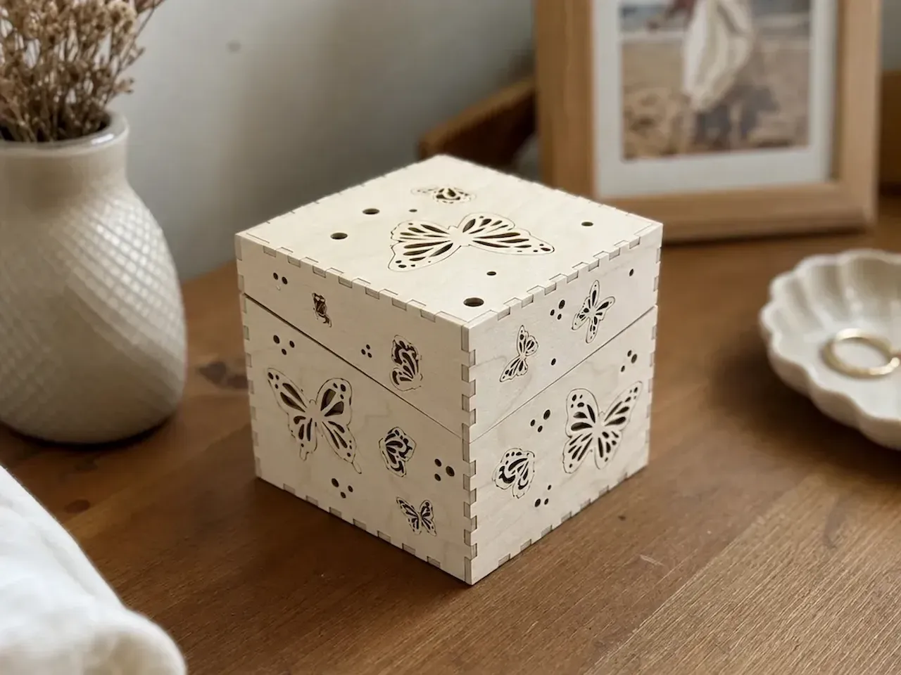 [Laser cut and engrave] Wooden Butterfly Keepsake Box