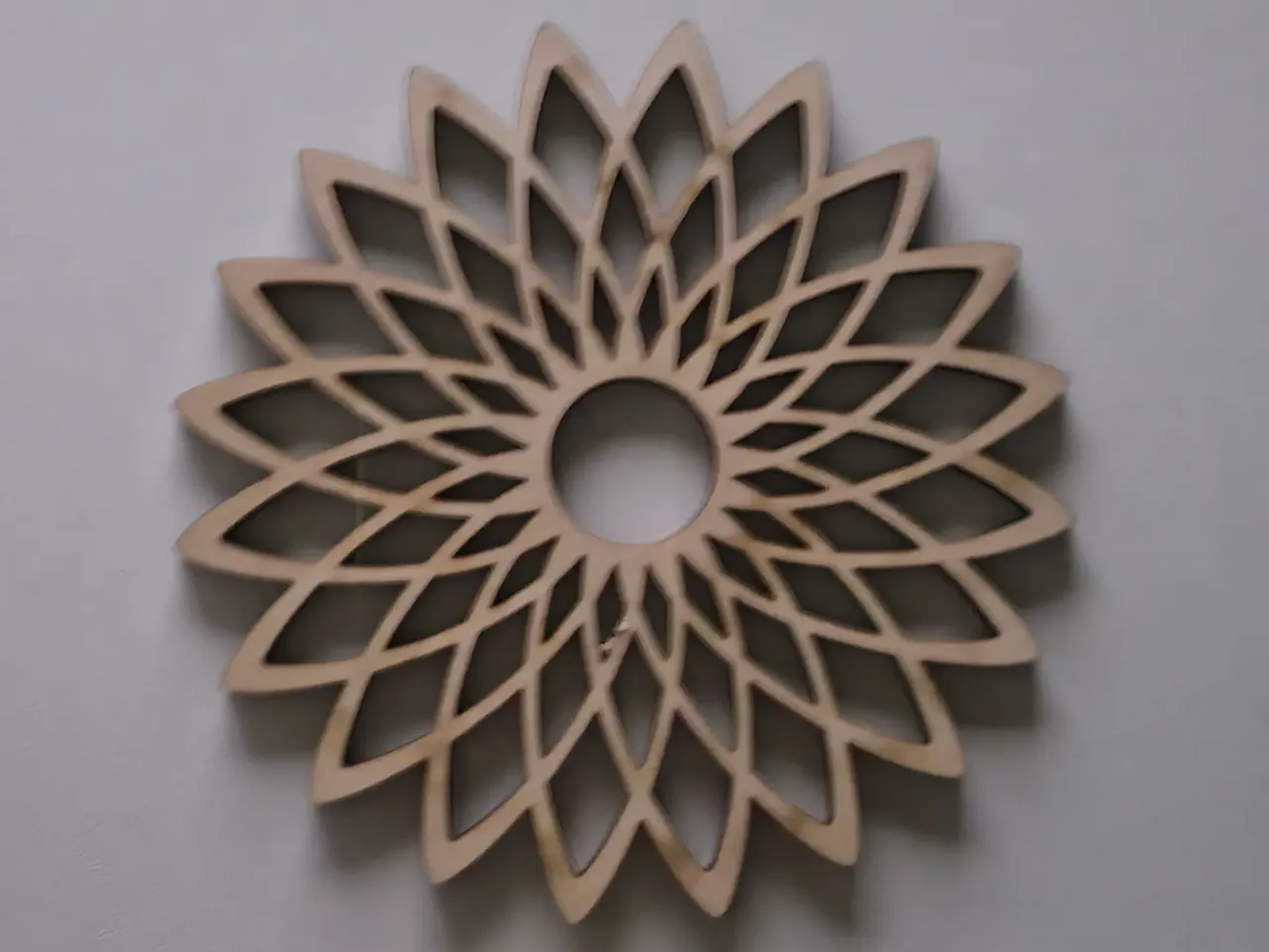 [Laser cut and engrave] Geometric Mandala Flower Wall Art
