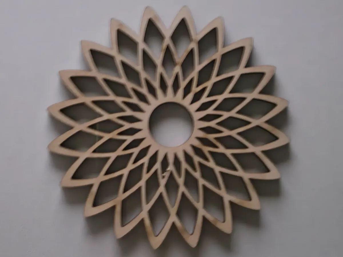 [Laser cut and engrave] Geometric Mandala Flower Wall Art