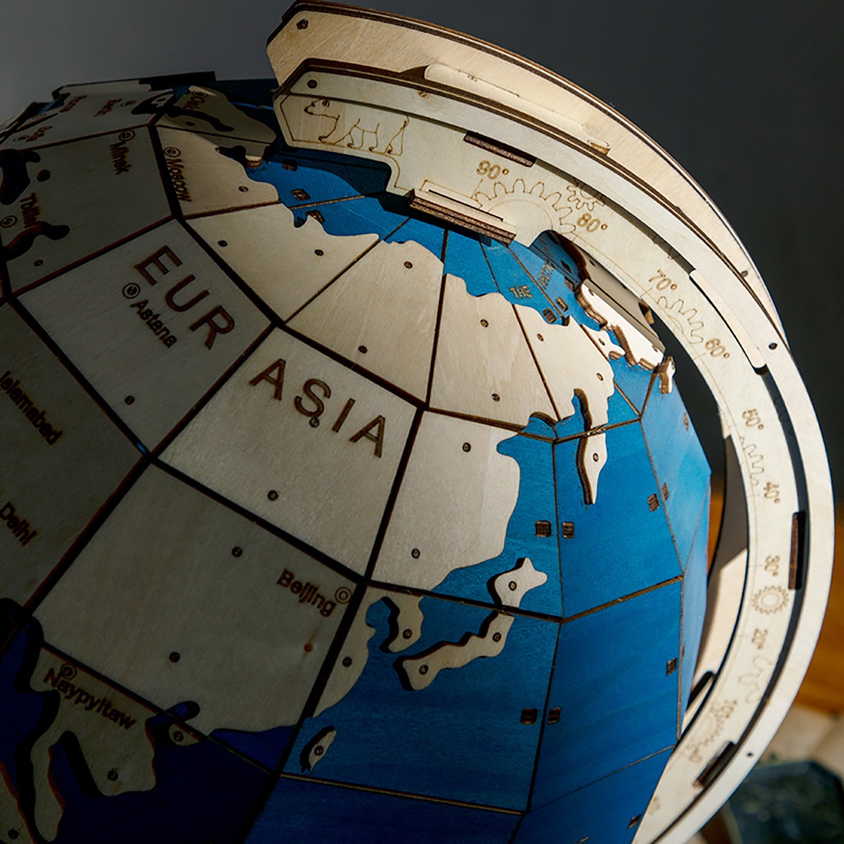 [Laser cut and engrave] Rotating World Globe Desk Map with Geographical Details