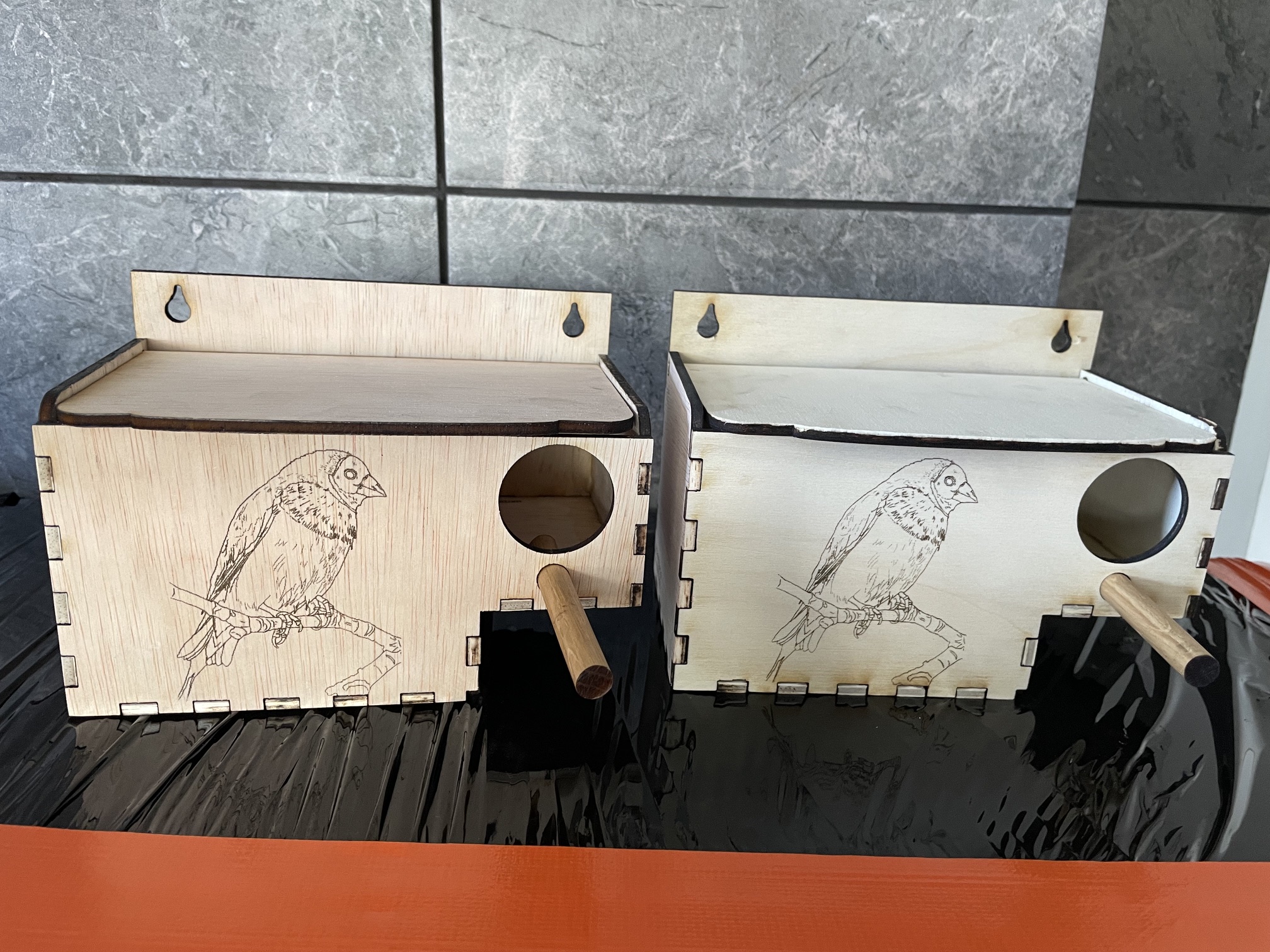 [Laser cut and engrave] Drewniana budka lęgowa dla ptaków z grawerem