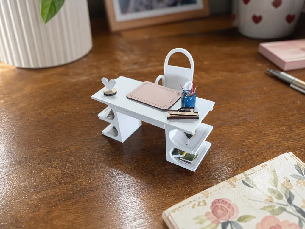 Bureau moderne Miniature 1:12 pour maison de poupée