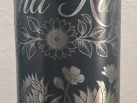 [Laser cut and engrave] Botella negra personalizada con nombre y diseño floral de girasoles