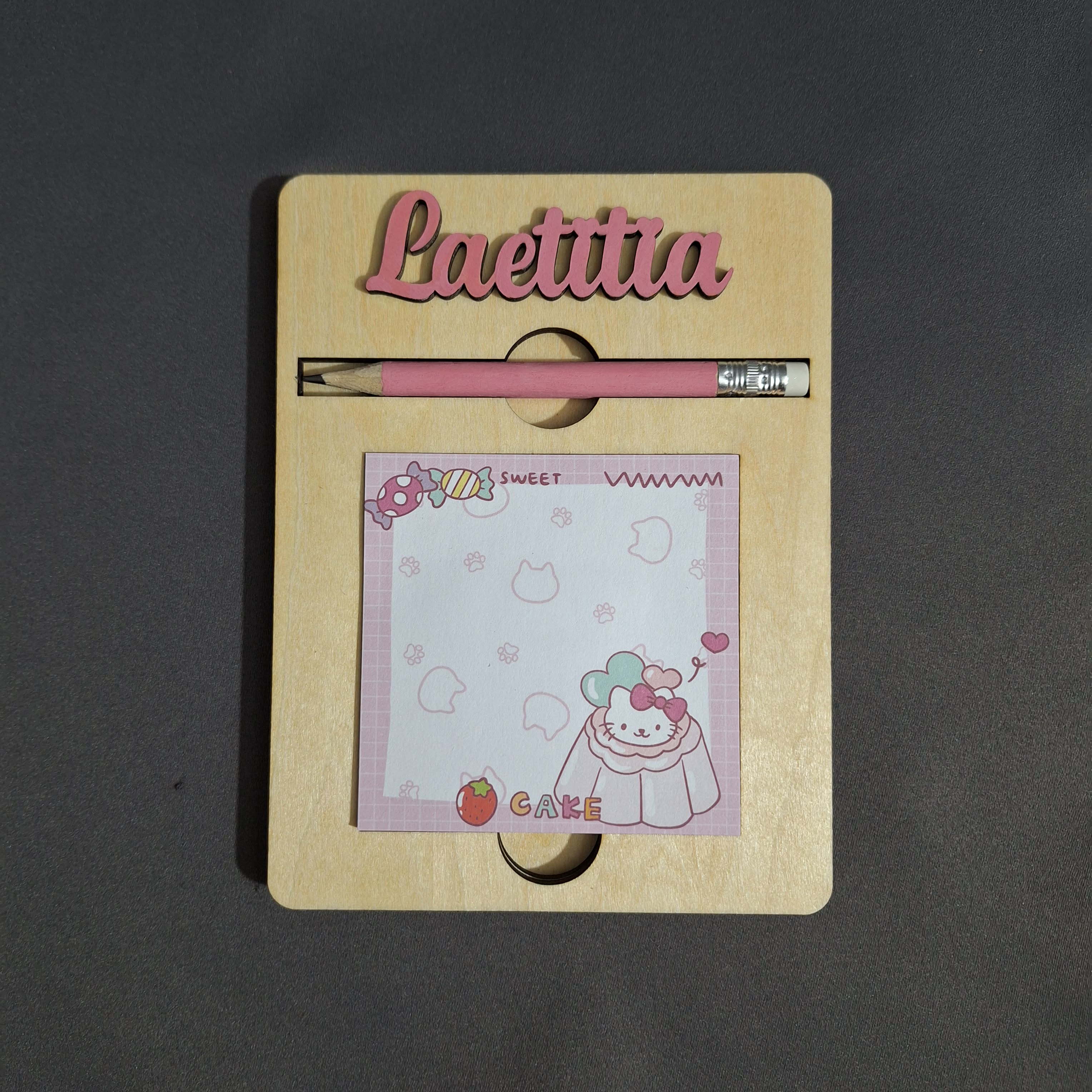 [Laser cut and engrave] Support bloc-notes et crayon pour bureau