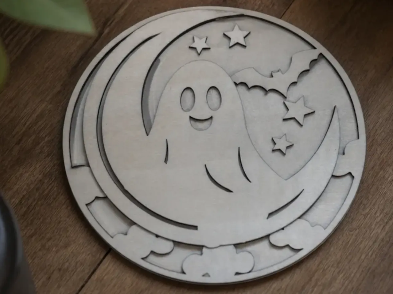 [Laser cut and engrave] Ornement mural rond avec fantôme lune étoiles et chauve-souris pour Halloween
