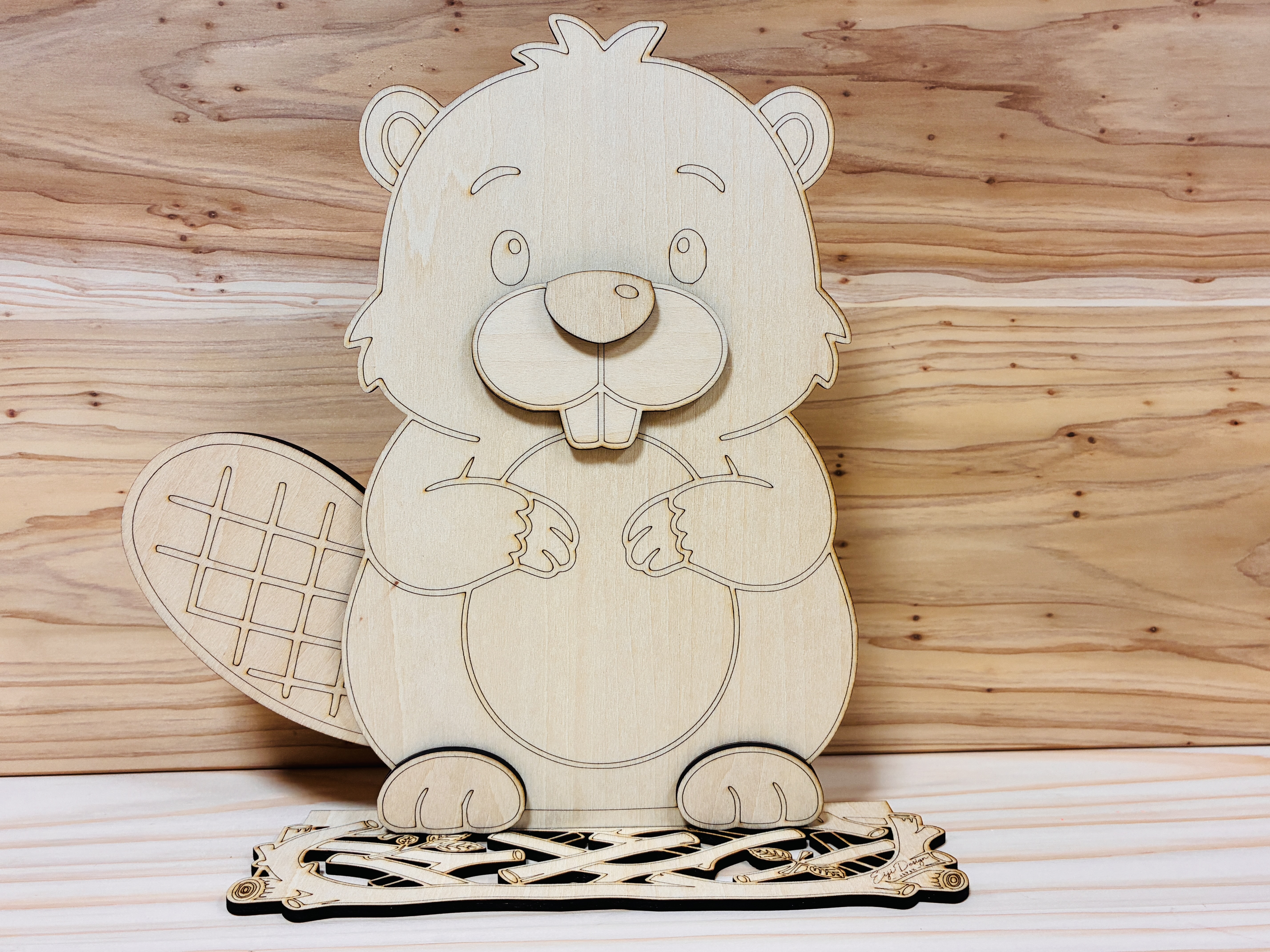 [Laser cut and engrave] ビーバーの形をした木製メガネスタンド