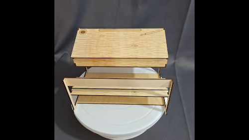 [Laser cut and engrave] Bureau d'écolier miniature avec rangement pour fournitures scolaires