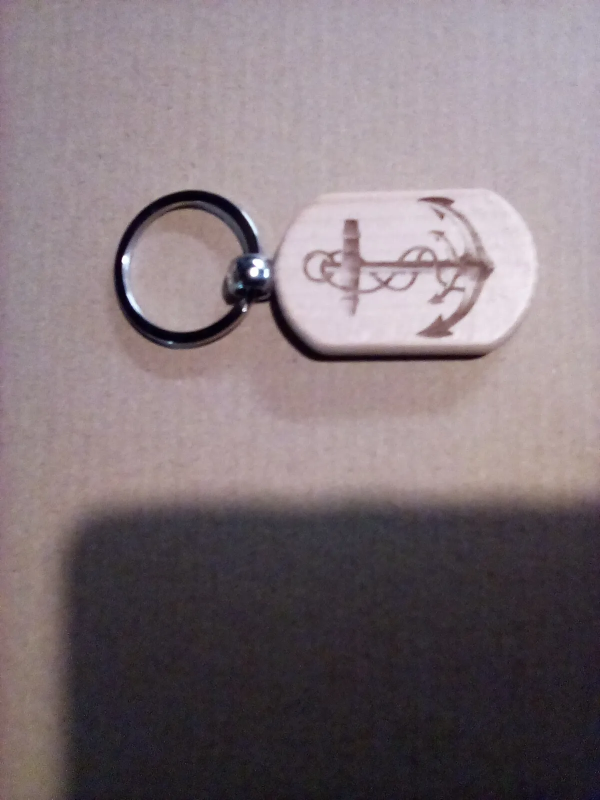 [Laser cut and engrave] Wooden keychain with maple leaf and masonic square and compass symbol
