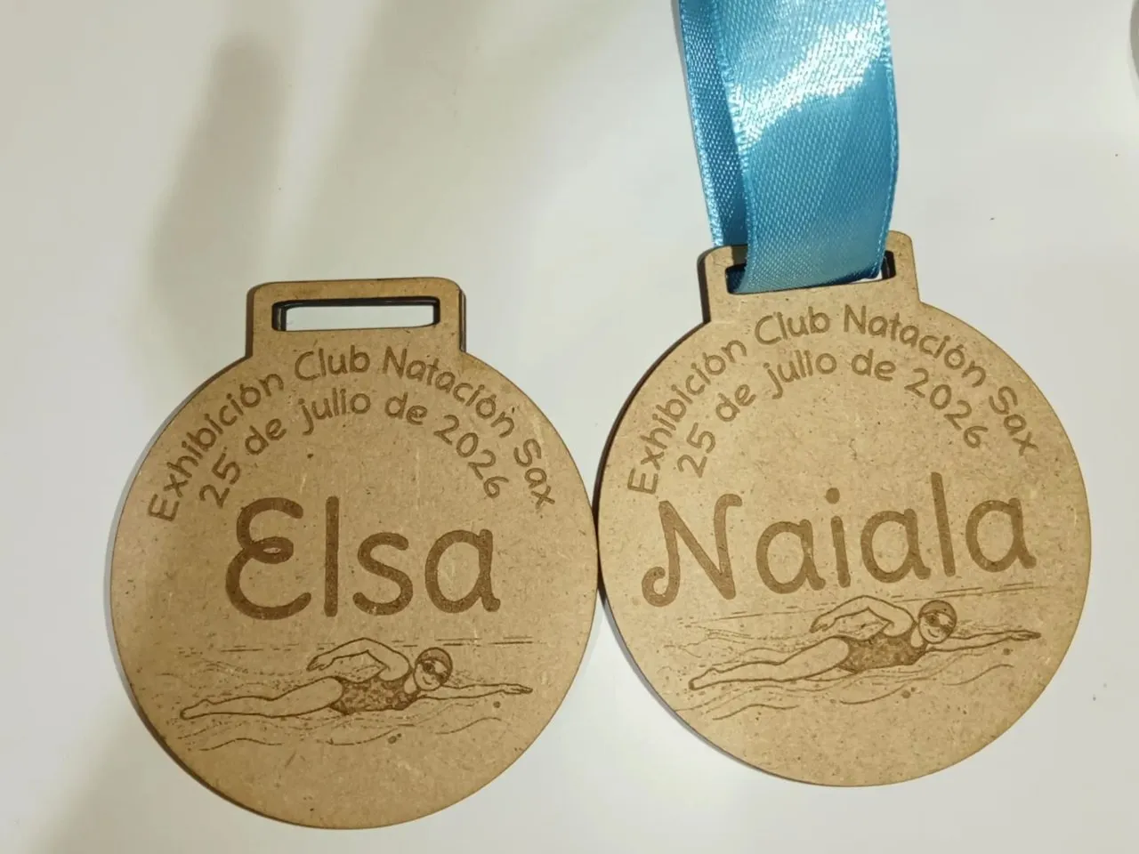 [Laser cut and engrave] Personalized swimming competition medals with swimmer illustration