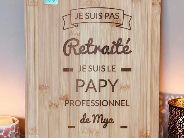 Planche à découper en bois personnalisée pour grand-père retraité