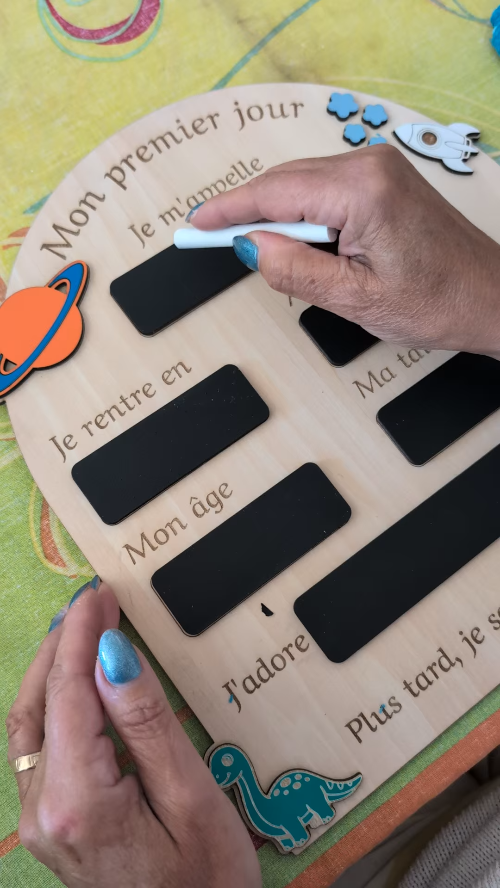[Laser cut and engrave] Tableau ardoise en bois pour le premier jour d'école "Garçon "