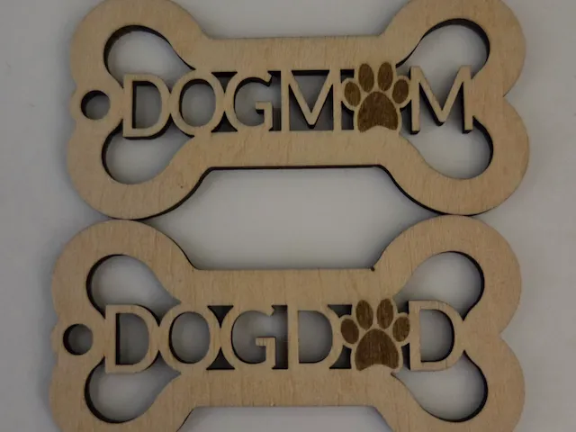 DOGMUM DOGDAD BONE SHAPED KEYRING